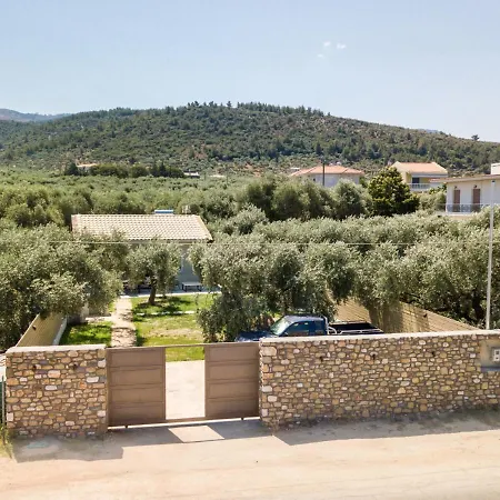 4 Iliopetra * 스칼라소티로스