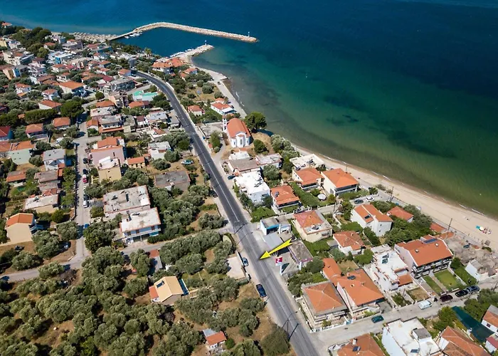 4 Iliopetra * Skala Sotiros